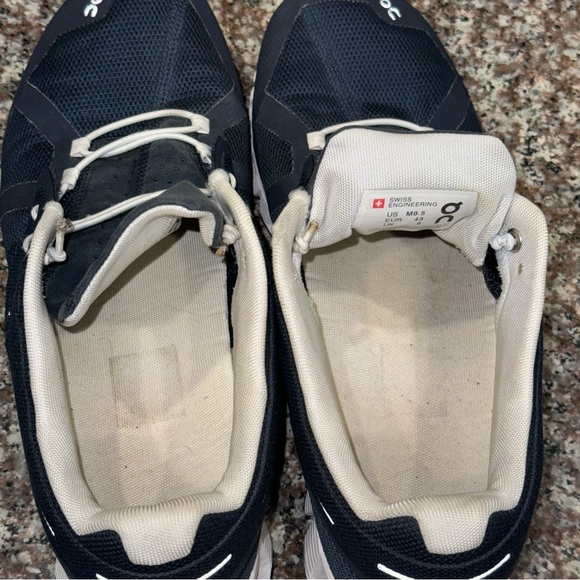 On Running Mens Sneakers - Picture 3 of 9